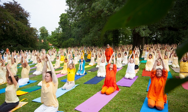 Mahaprabhu Dip Ashram, Strilky 2014